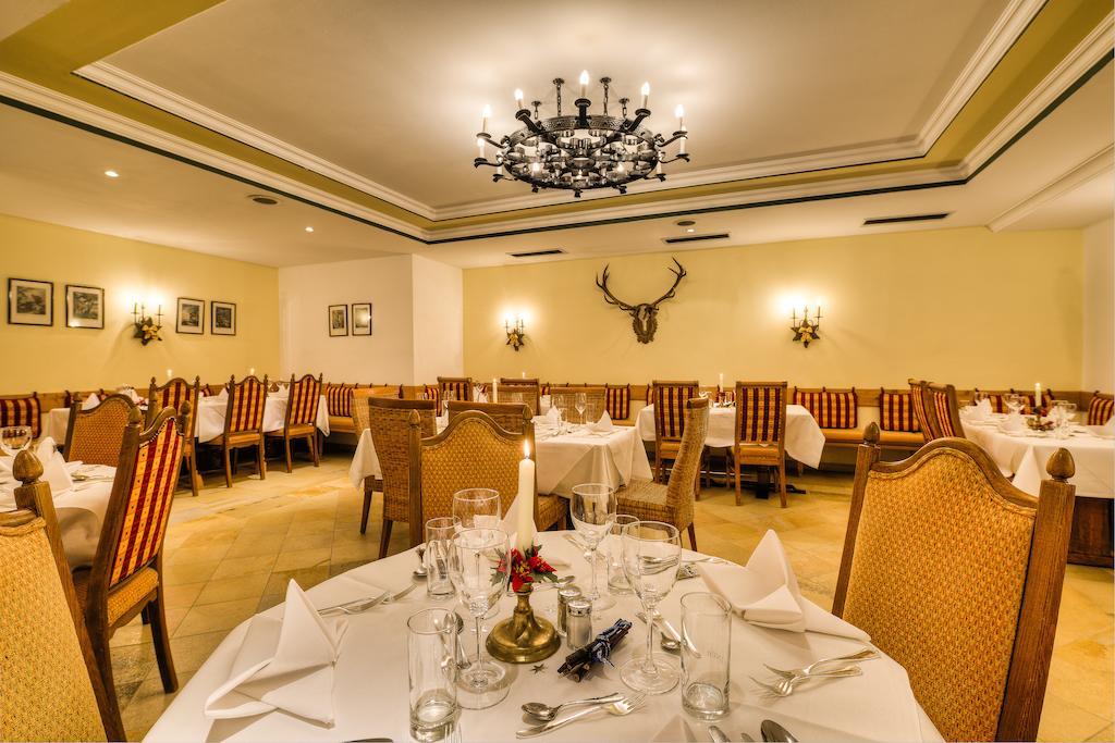 Jaegerwirt Hotel Kitzbühel Exterior foto