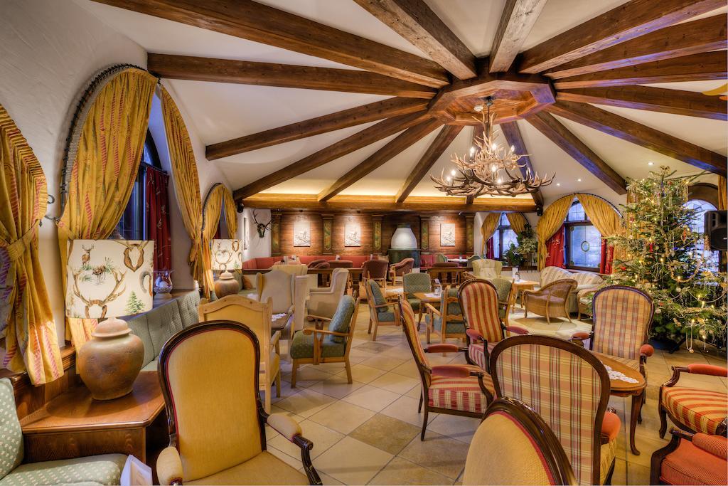 Jaegerwirt Hotel Kitzbühel Exterior foto