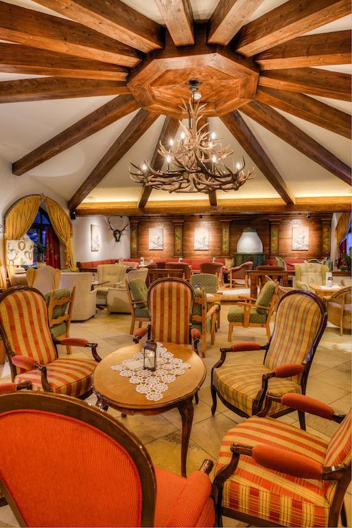 Jaegerwirt Hotel Kitzbühel Exterior foto